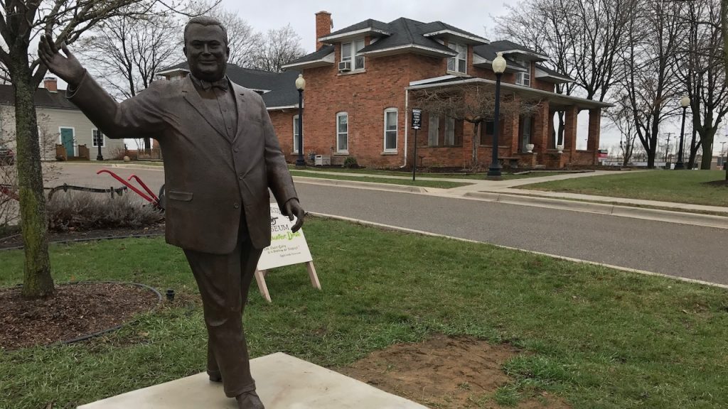 Orville Hubbard Statue Dearborn Bill McGraw 4.4.17-jn