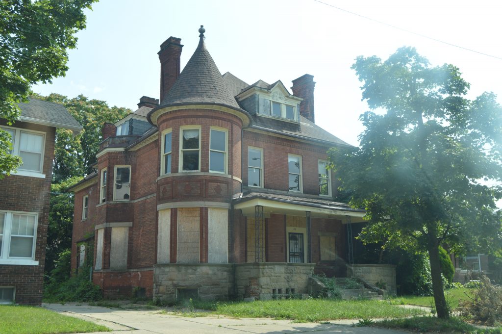 Abandoned House Blight Neighborhood 8.9.17-jn