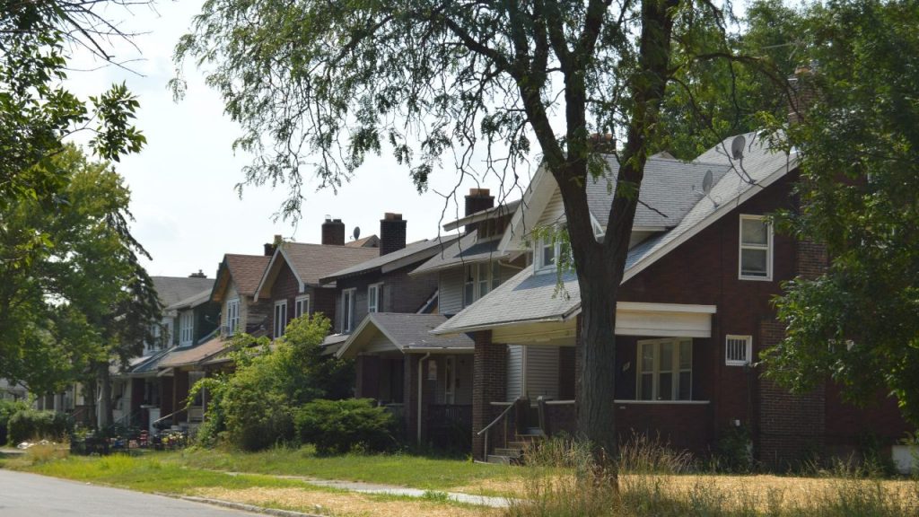A row of houses in Highland Park