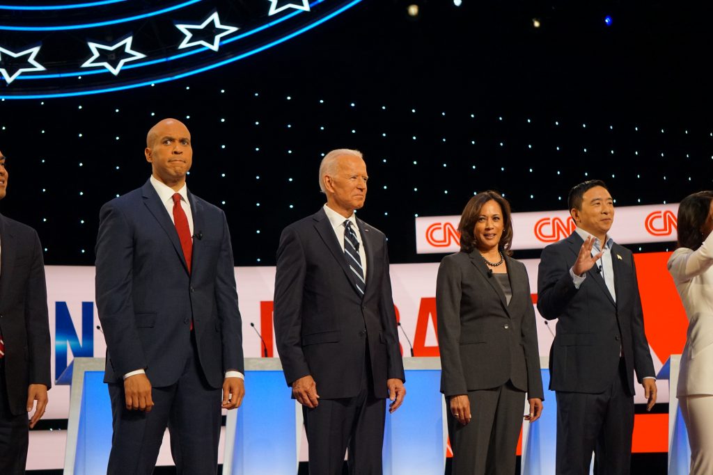 8/1/2019 Dem Debate Pic 2