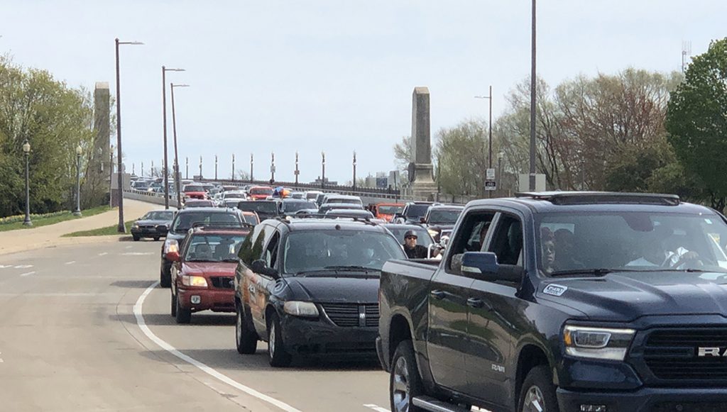 MacArthur Bridge Belle Isle Traffic