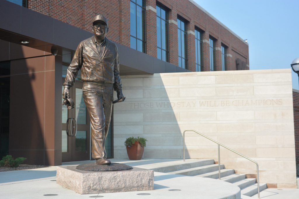 Bo Schembechler statue