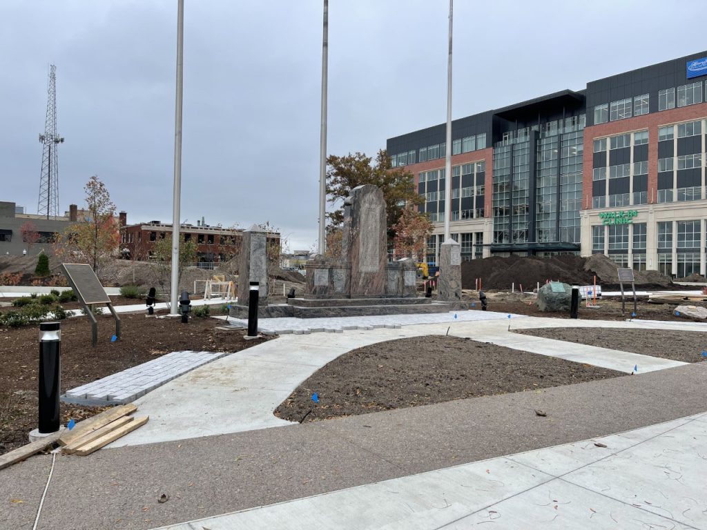 Royal Oak Veterans Memorial 3