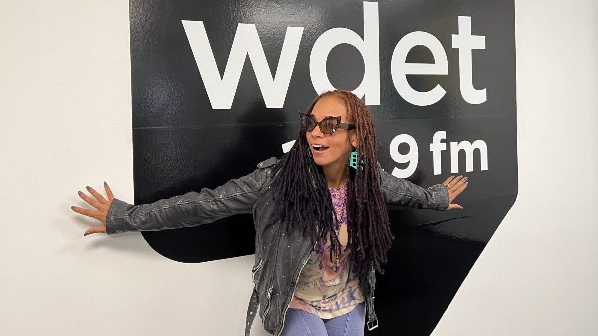 Detroit Poet Jessica Care Moore Brings Vibe Sessions To Carr Center Wdet 1019 Fm 