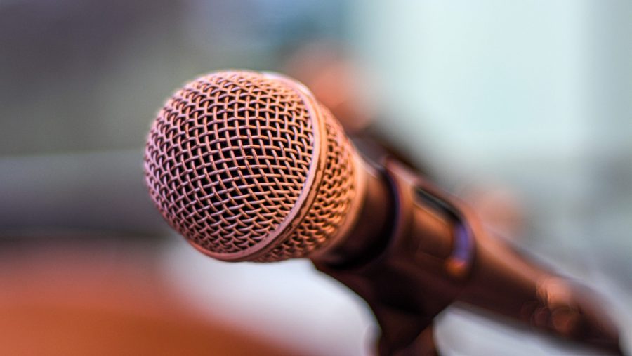 A photo of a microphone.