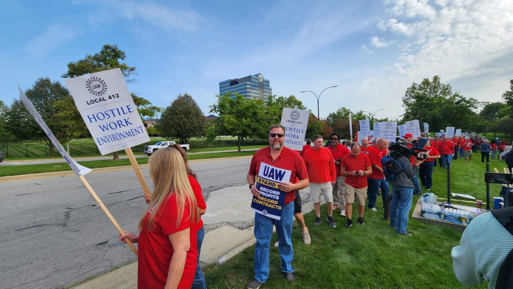 UAW strike Stellantis protest