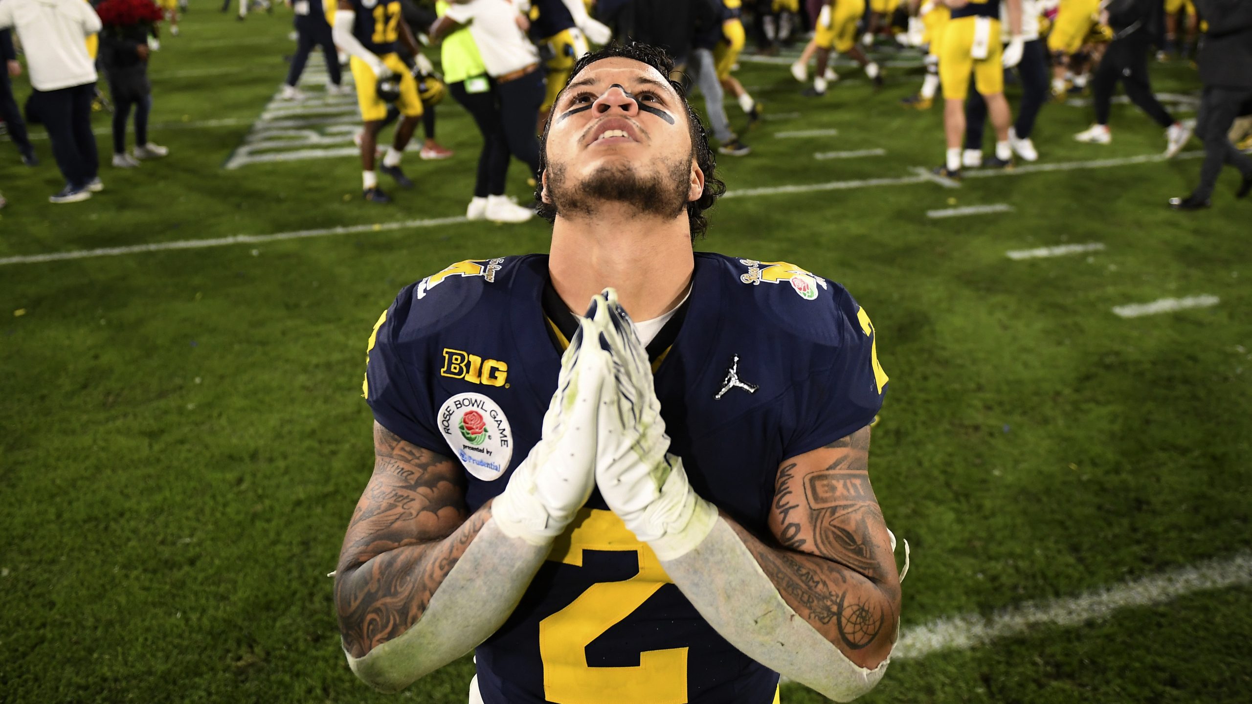 Blake Corum bounces back from knee injury leads Michigan to brink