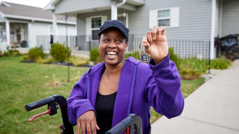 For Aretha, the accessibility features in her Habitat home “make a big difference” for her and her two children, 22-year-old Devin and 21-year-old Zacaya.