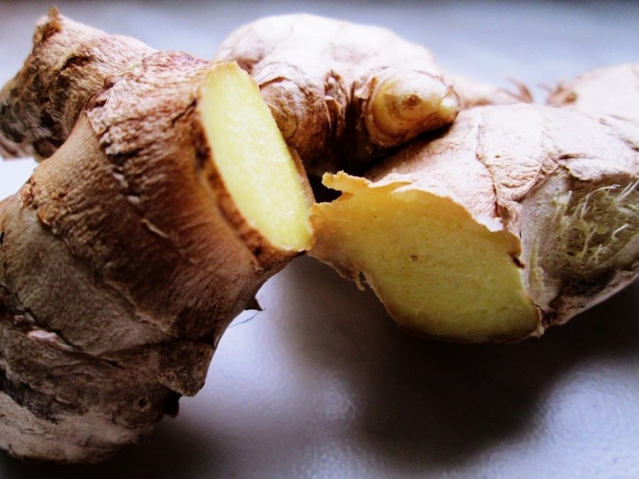 Ginger's antimicrobial properties could make it useful for fighting bacterial and fungal infections.