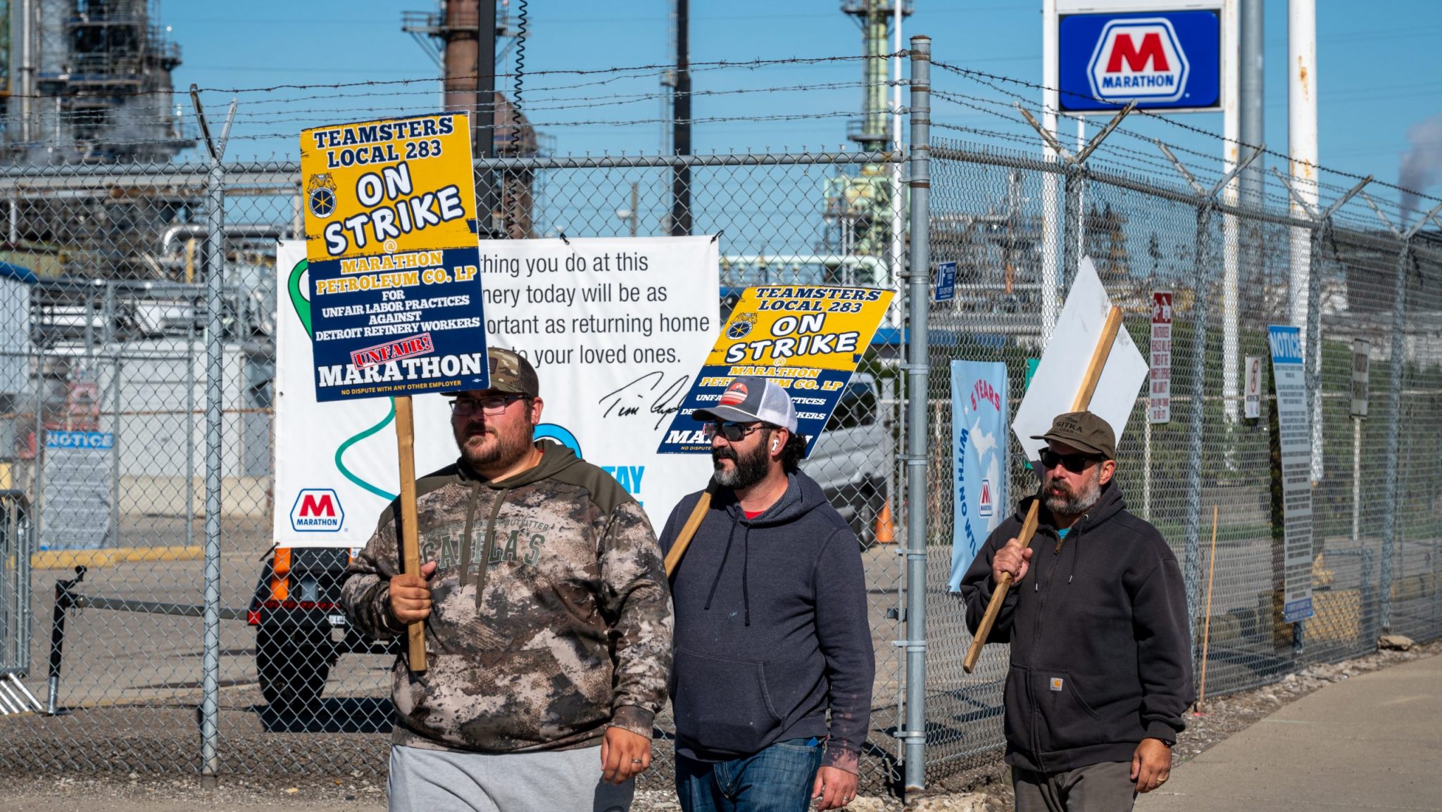 Members of Teamsters Local 283 picket outside the Marathon Petroleum refinery in Southwest Detroit on Oct. 24, 2024.