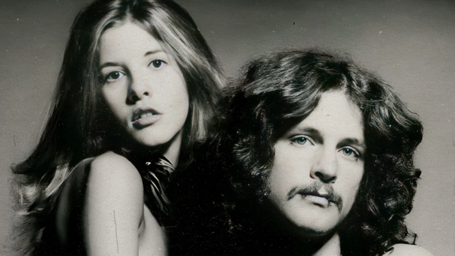 Stevie Nicks (left) and Lindsey Buckingham.